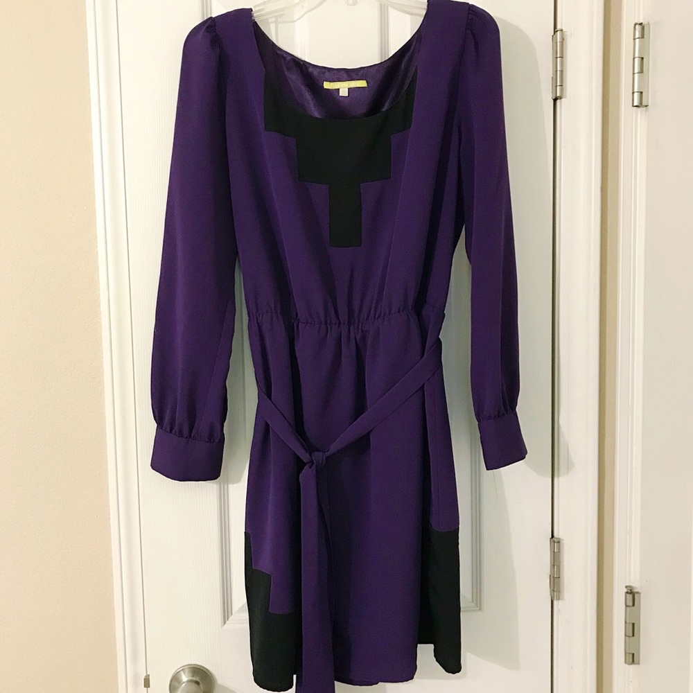 Gianni Bini purple & black long sleeved dress